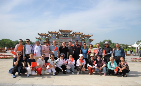 3.利国娱乐国际老牌w66南山户外旅游社群一日游活动合影留念_副本.jpg